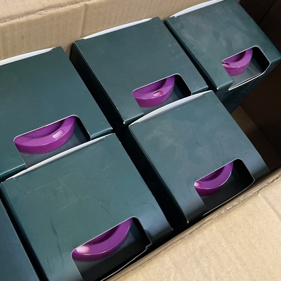 Starbucks Reusable Hot Cups with Color Changing Lid - Picture 5 of 5